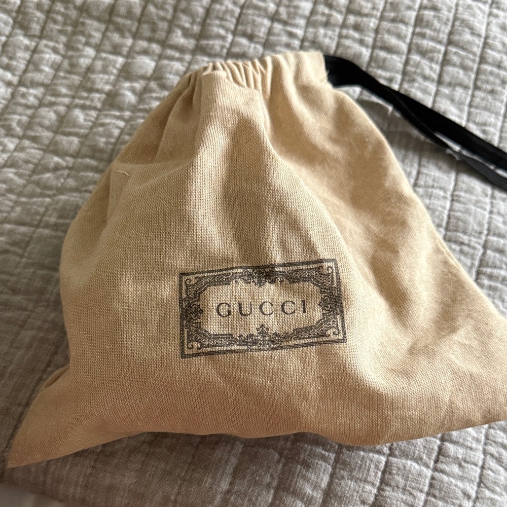 Gucci Black Leather Belt with Brass Double G Buckle - Picture 4 of 5